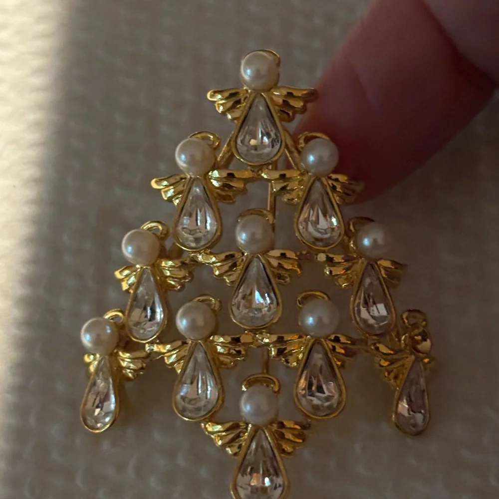 Vintage Signed BW Butler & Wilson Elegant Gold Angel ChristmasTree Pearl Brooch